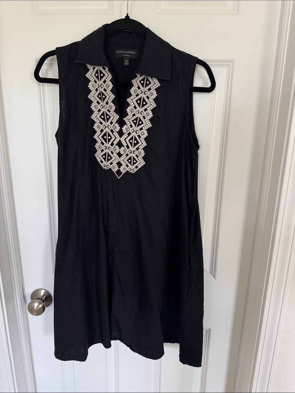 Banana Republic Black Sleeveless Tunic with White Embroidered Placket